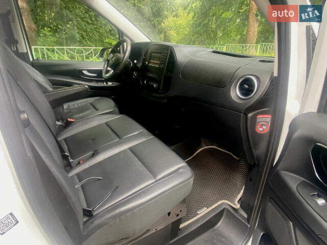 Белый Мерседес Вито, объемом двигателя 2.1 л и пробегом 214 тыс. км за 21000 $, фото 8 на Automoto.ua