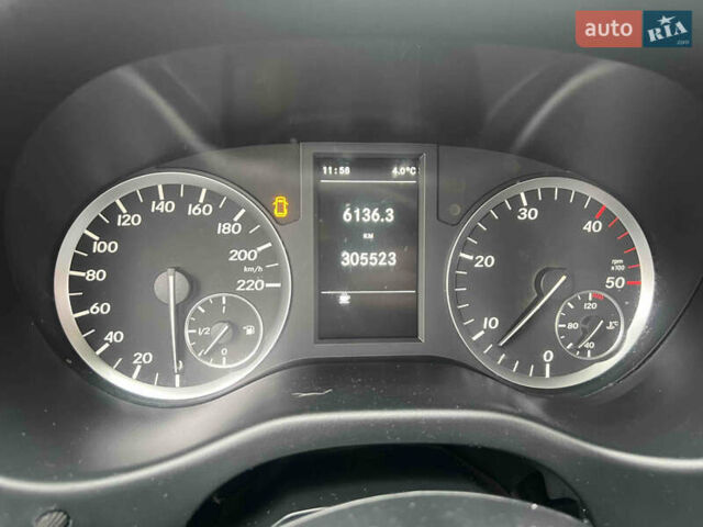 Білий Мерседес Віто, об'ємом двигуна 2.2 л та пробігом 305 тис. км за 20000 $, фото 9 на Automoto.ua