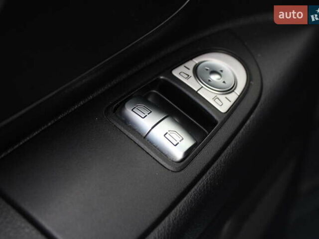 Білий Мерседес Віто, об'ємом двигуна 2.2 л та пробігом 161 тис. км за 25900 $, фото 26 на Automoto.ua