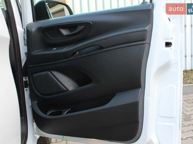 Білий Мерседес Віто, об'ємом двигуна 2.2 л та пробігом 161 тис. км за 25900 $, фото 32 на Automoto.ua