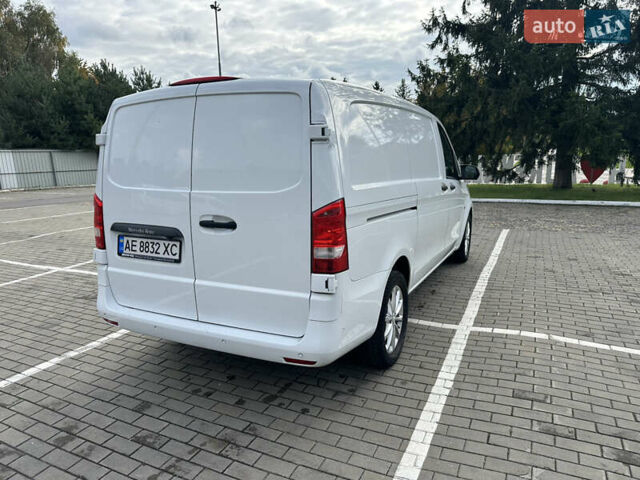 Білий Мерседес Віто, об'ємом двигуна 2.14 л та пробігом 280 тис. км за 19000 $, фото 38 на Automoto.ua