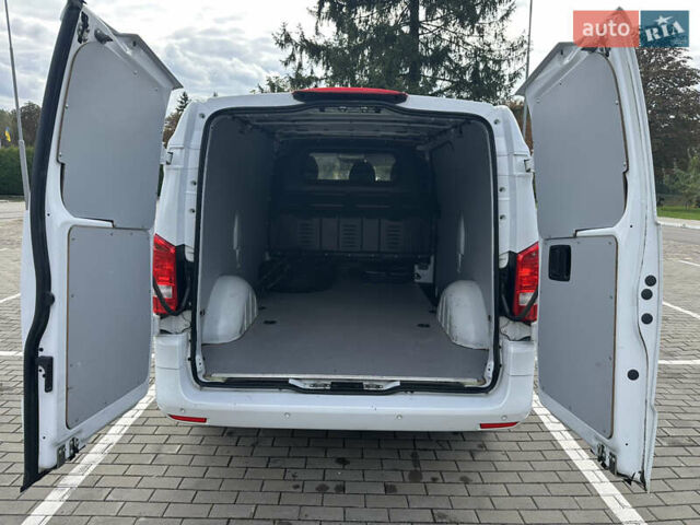 Білий Мерседес Віто, об'ємом двигуна 2.14 л та пробігом 280 тис. км за 19000 $, фото 19 на Automoto.ua
