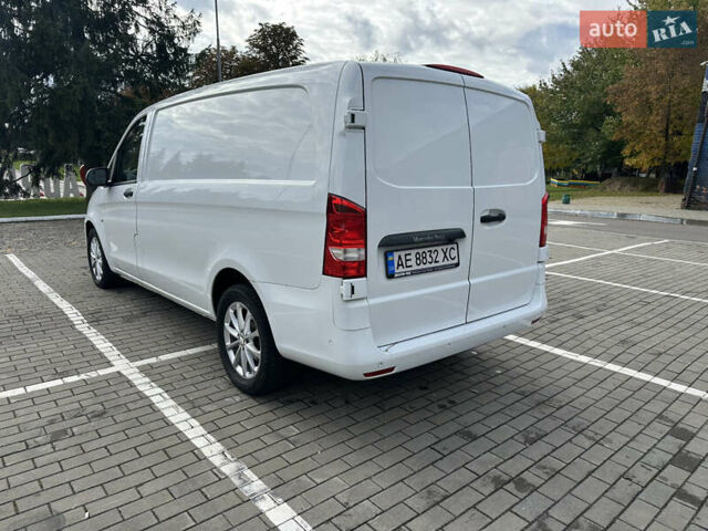 Білий Мерседес Віто, об'ємом двигуна 2.14 л та пробігом 280 тис. км за 19000 $, фото 36 на Automoto.ua