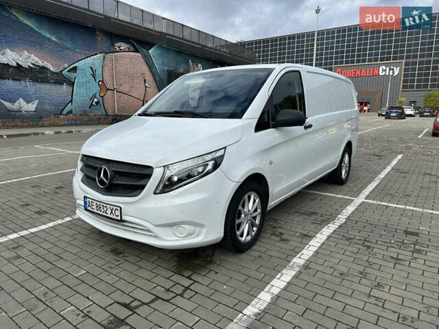 Білий Мерседес Віто, об'ємом двигуна 2.14 л та пробігом 280 тис. км за 19000 $, фото 30 на Automoto.ua