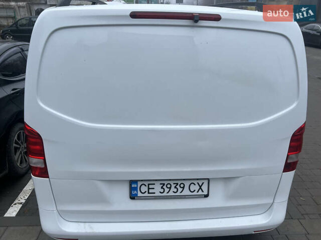 Білий Мерседес Віто, об'ємом двигуна 2.2 л та пробігом 305 тис. км за 20000 $, фото 3 на Automoto.ua