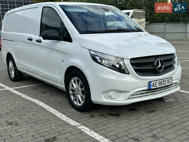 Білий Мерседес Віто, об'ємом двигуна 2.14 л та пробігом 280 тис. км за 19000 $, фото 7 на Automoto.ua