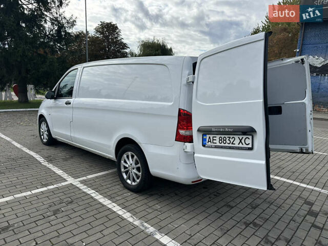 Білий Мерседес Віто, об'ємом двигуна 2.14 л та пробігом 280 тис. км за 19000 $, фото 16 на Automoto.ua