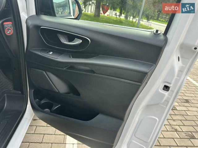 Білий Мерседес Віто, об'ємом двигуна 2.14 л та пробігом 280 тис. км за 19000 $, фото 27 на Automoto.ua