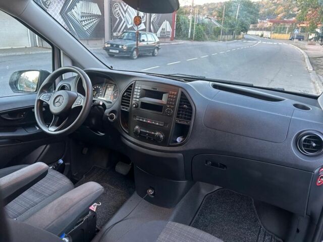 Белый Мерседес Вито, объемом двигателя 2.1 л и пробегом 400 тыс. км за 25200 $, фото 6 на Automoto.ua