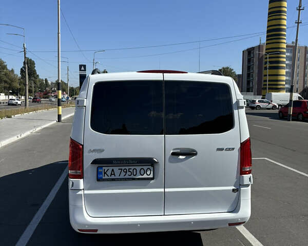 Белый Мерседес Вито, объемом двигателя 2.14 л и пробегом 290 тыс. км за 30000 $, фото 16 на Automoto.ua