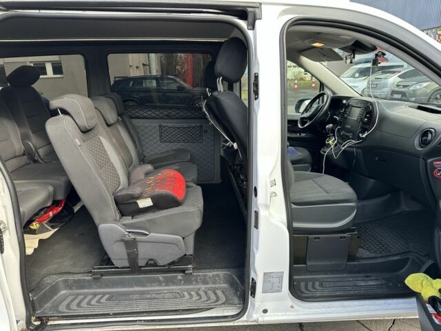 Белый Мерседес Вито, объемом двигателя 2.1 л и пробегом 295 тыс. км за 25000 $, фото 7 на Automoto.ua