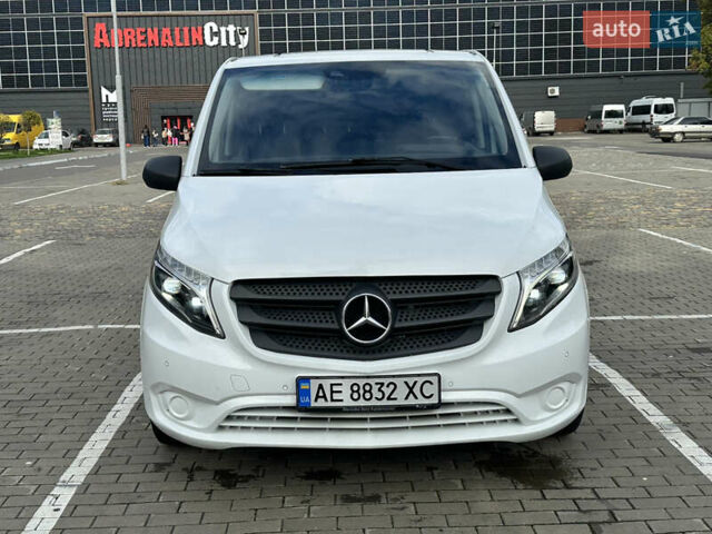 Білий Мерседес Віто, об'ємом двигуна 2.14 л та пробігом 280 тис. км за 19000 $, фото 6 на Automoto.ua