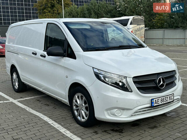 Білий Мерседес Віто, об'ємом двигуна 2.14 л та пробігом 280 тис. км за 19000 $, фото 2 на Automoto.ua
