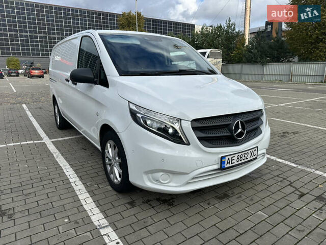Білий Мерседес Віто, об'ємом двигуна 2.14 л та пробігом 280 тис. км за 19000 $, фото 28 на Automoto.ua