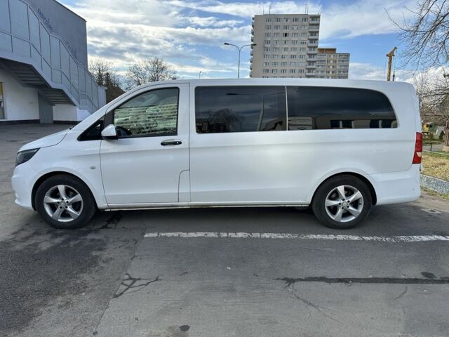 Белый Мерседес Вито, объемом двигателя 2.1 л и пробегом 295 тыс. км за 25000 $, фото 4 на Automoto.ua