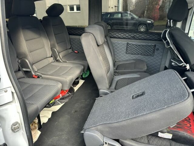 Белый Мерседес Вито, объемом двигателя 2.1 л и пробегом 295 тыс. км за 25000 $, фото 17 на Automoto.ua