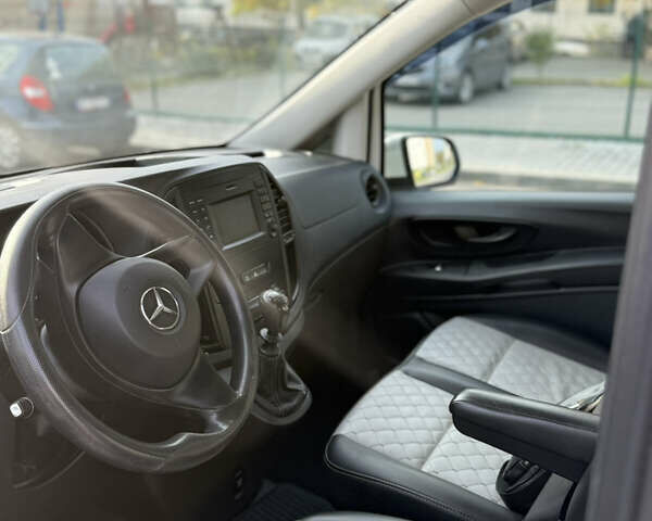 Білий Мерседес Віто, об'ємом двигуна 2.14 л та пробігом 295 тис. км за 17450 $, фото 9 на Automoto.ua