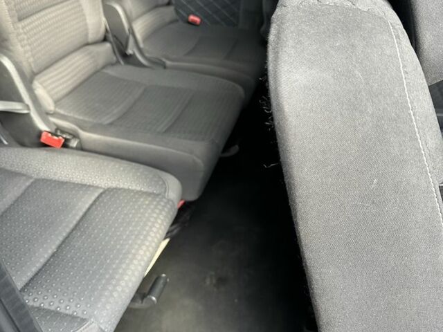 Белый Мерседес Вито, объемом двигателя 2.1 л и пробегом 295 тыс. км за 25000 $, фото 15 на Automoto.ua