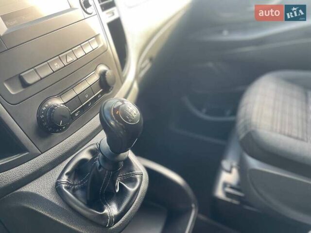 Белый Мерседес Вито, объемом двигателя 2.14 л и пробегом 182 тыс. км за 26500 $, фото 35 на Automoto.ua