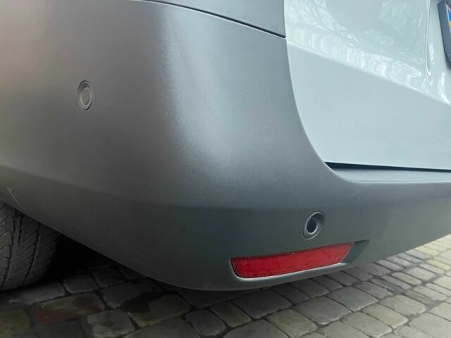 Білий Мерседес Віто, об'ємом двигуна 2 л та пробігом 237 тис. км за 26950 $, фото 22 на Automoto.ua