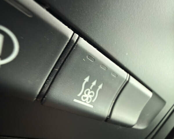 Белый Мерседес Вито, объемом двигателя 2.14 л и пробегом 241 тыс. км за 35500 $, фото 42 на Automoto.ua