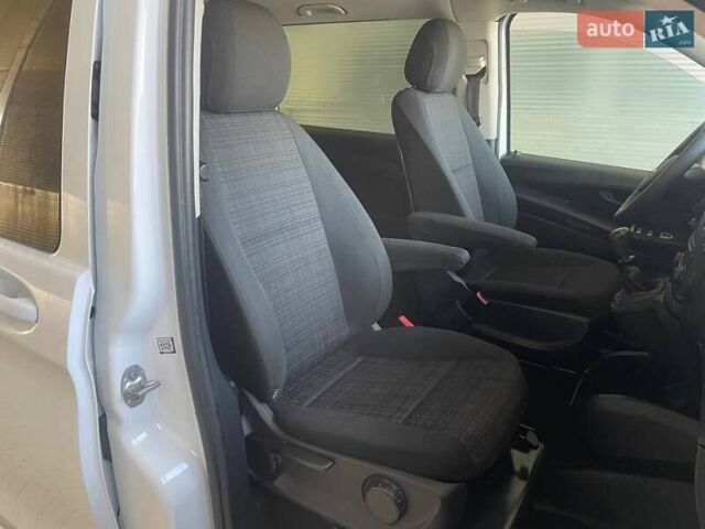 Белый Мерседес Вито, объемом двигателя 2.14 л и пробегом 182 тыс. км за 26500 $, фото 27 на Automoto.ua