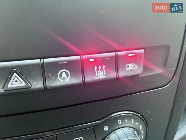 Белый Мерседес Вито, объемом двигателя 1.95 л и пробегом 247 тыс. км за 26550 $, фото 49 на Automoto.ua