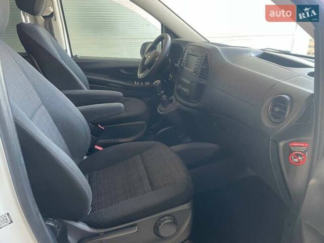 Белый Мерседес Вито, объемом двигателя 2.14 л и пробегом 182 тыс. км за 26500 $, фото 26 на Automoto.ua