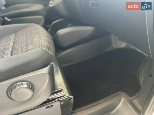 Белый Мерседес Вито, объемом двигателя 2.14 л и пробегом 182 тыс. км за 26500 $, фото 28 на Automoto.ua