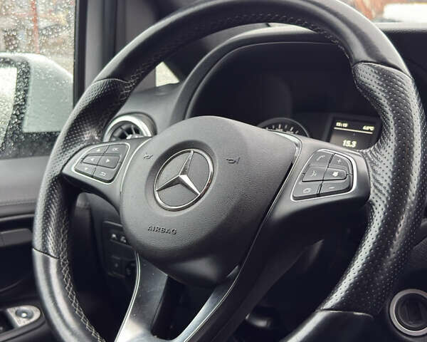 Белый Мерседес Вито, объемом двигателя 2.14 л и пробегом 241 тыс. км за 35500 $, фото 36 на Automoto.ua