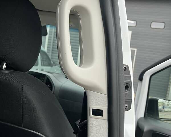 Белый Мерседес Вито, объемом двигателя 1.95 л и пробегом 247 тыс. км за 26550 $, фото 45 на Automoto.ua