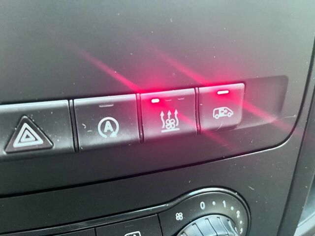 Білий Мерседес Віто, об'ємом двигуна 2 л та пробігом 237 тис. км за 26950 $, фото 14 на Automoto.ua