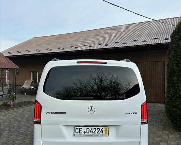 Белый Мерседес Вито, объемом двигателя 1.95 л и пробегом 257 тыс. км за 28800 $, фото 2 на Automoto.ua