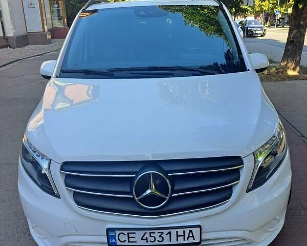 Белый Мерседес Вито, объемом двигателя 2 л и пробегом 225 тыс. км за 26999 $, фото 1 на Automoto.ua