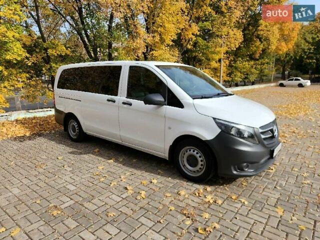 Белый Мерседес Вито, объемом двигателя 1.8 л и пробегом 57 тыс. км за 32000 $, фото 1 на Automoto.ua