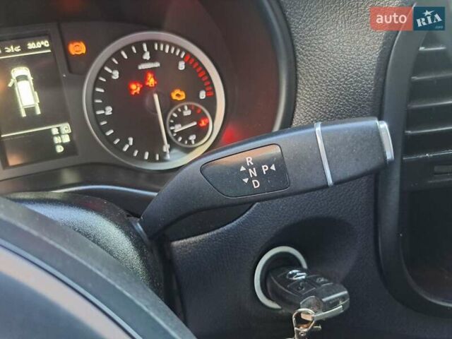 Белый Мерседес Вито, объемом двигателя 2 л и пробегом 225 тыс. км за 26999 $, фото 70 на Automoto.ua