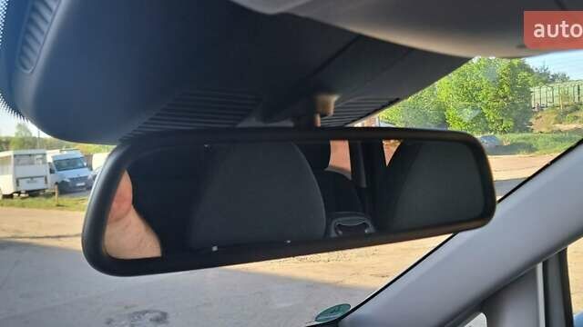 Белый Мерседес Вито, объемом двигателя 2 л и пробегом 220 тыс. км за 33500 $, фото 56 на Automoto.ua