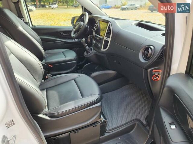 Белый Мерседес Вито, объемом двигателя 1.8 л и пробегом 57 тыс. км за 32000 $, фото 5 на Automoto.ua