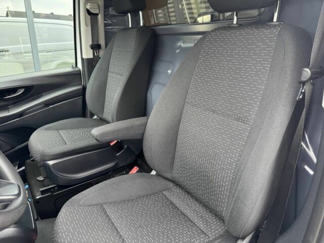 Белый Мерседес Вито, объемом двигателя 2 л и пробегом 186 тыс. км за 25500 $, фото 19 на Automoto.ua