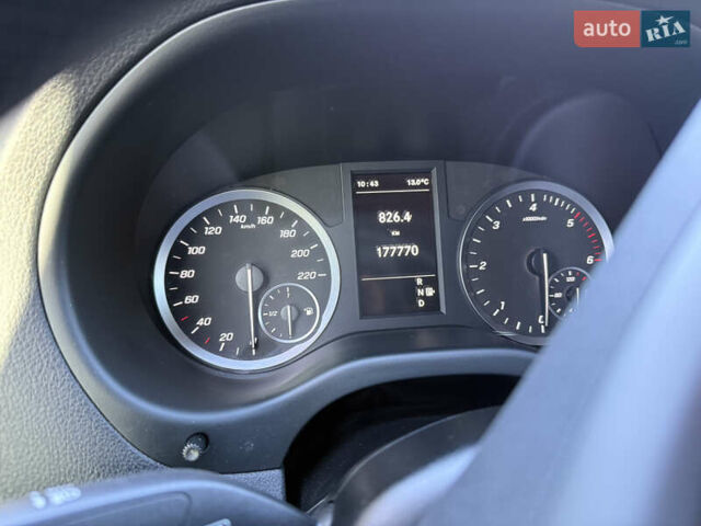 Білий Мерседес Віто, об'ємом двигуна 2.2 л та пробігом 178 тис. км за 27200 $, фото 59 на Automoto.ua