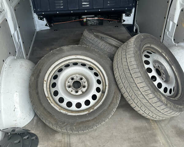 Белый Мерседес Вито, объемом двигателя 2 л и пробегом 220 тыс. км за 26958 $, фото 18 на Automoto.ua