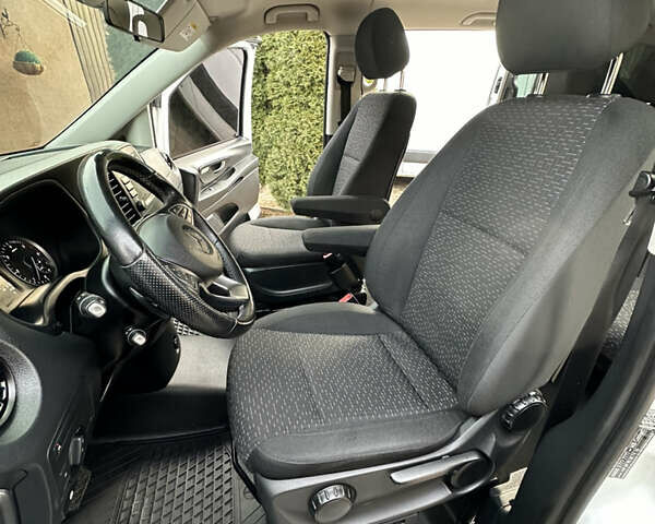 Белый Мерседес Вито, объемом двигателя 1.95 л и пробегом 257 тыс. км за 28800 $, фото 25 на Automoto.ua