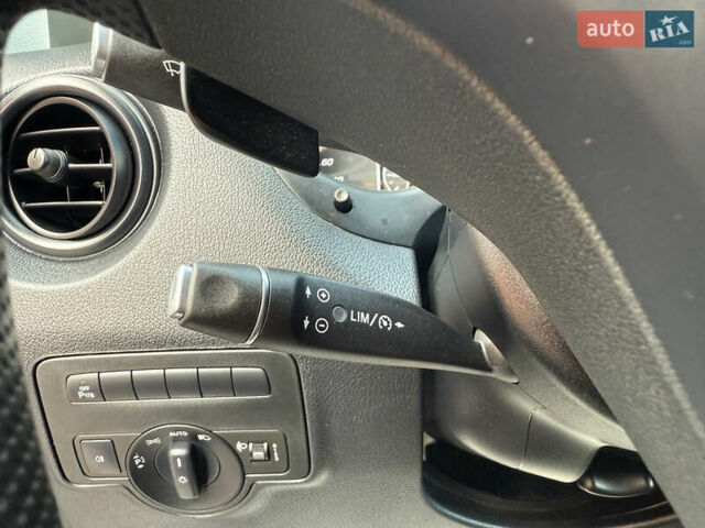 Белый Мерседес Вито, объемом двигателя 2.2 л и пробегом 177 тыс. км за 27200 $, фото 44 на Automoto.ua