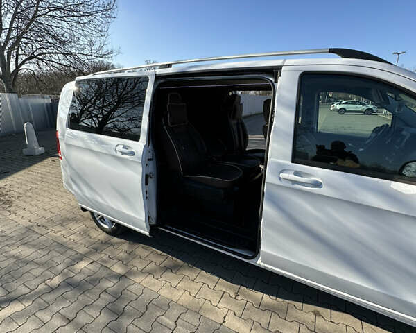 Белый Мерседес Вито, объемом двигателя 2 л и пробегом 160 тыс. км за 36200 $, фото 13 на Automoto.ua