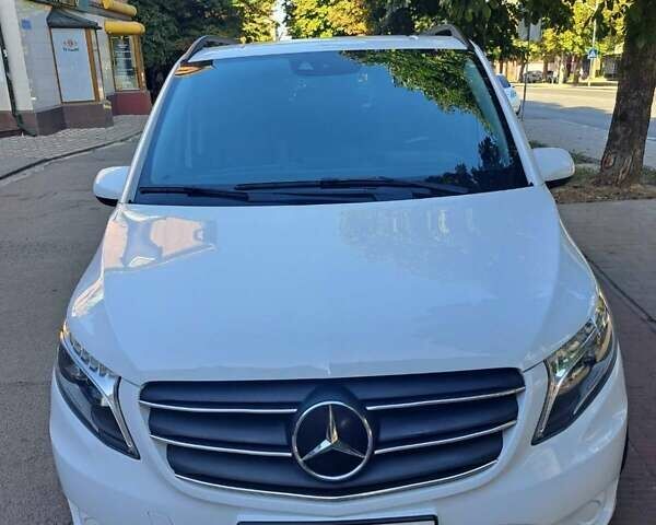 Белый Мерседес Вито, объемом двигателя 2 л и пробегом 225 тыс. км за 26999 $, фото 8 на Automoto.ua