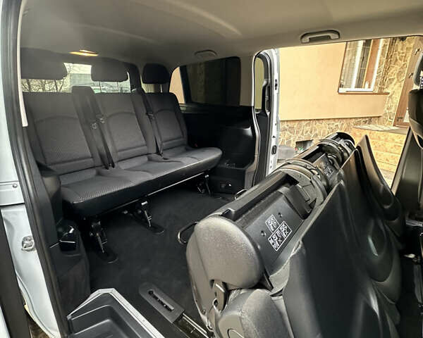 Белый Мерседес Вито, объемом двигателя 1.95 л и пробегом 257 тыс. км за 28800 $, фото 27 на Automoto.ua