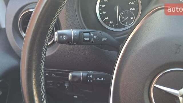 Белый Мерседес Вито, объемом двигателя 2 л и пробегом 220 тыс. км за 33500 $, фото 47 на Automoto.ua