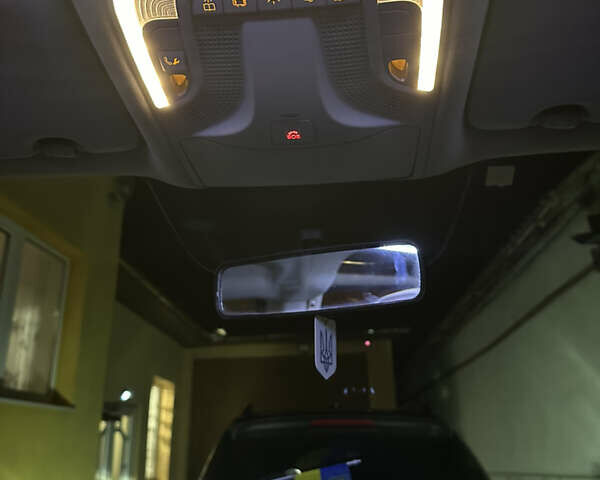 Белый Мерседес Вито, объемом двигателя 2 л и пробегом 160 тыс. км за 36200 $, фото 33 на Automoto.ua