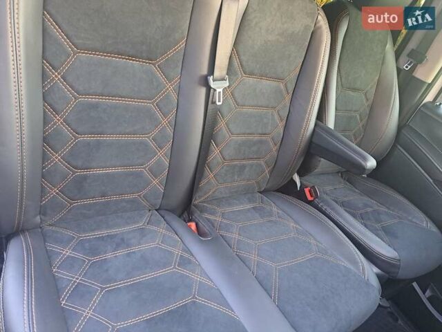 Белый Мерседес Вито, объемом двигателя 1.95 л и пробегом 260 тыс. км за 25999 $, фото 53 на Automoto.ua