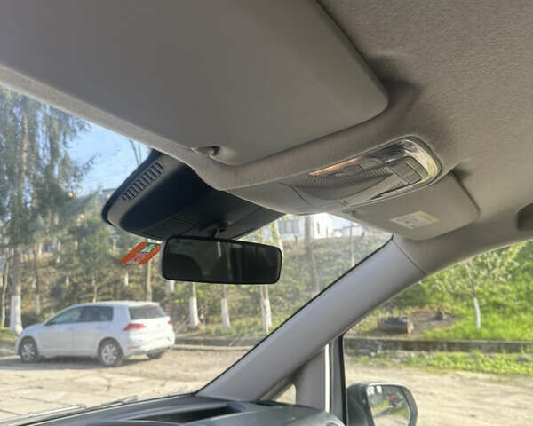 Белый Мерседес Вито, объемом двигателя 2 л и пробегом 220 тыс. км за 26958 $, фото 31 на Automoto.ua